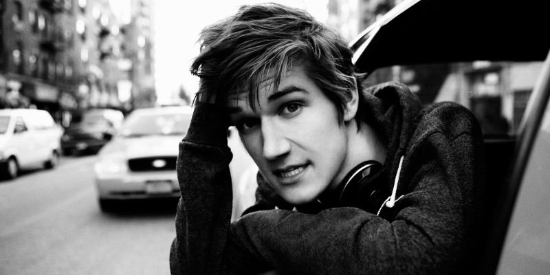 Bo Burnham Biography Networth