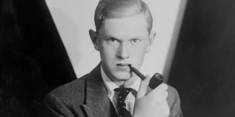 Evelyn Waugh Biography