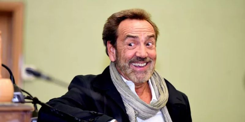Robert Lindsay