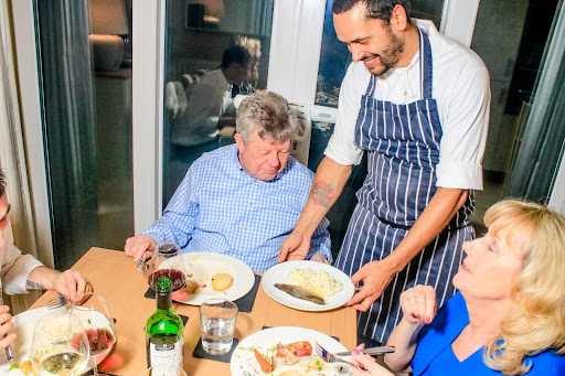 How UK Business Retreats Benefit From Private Chef Services