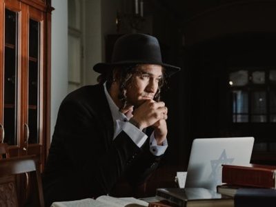 E-Libraries vs. Traditional Libraries